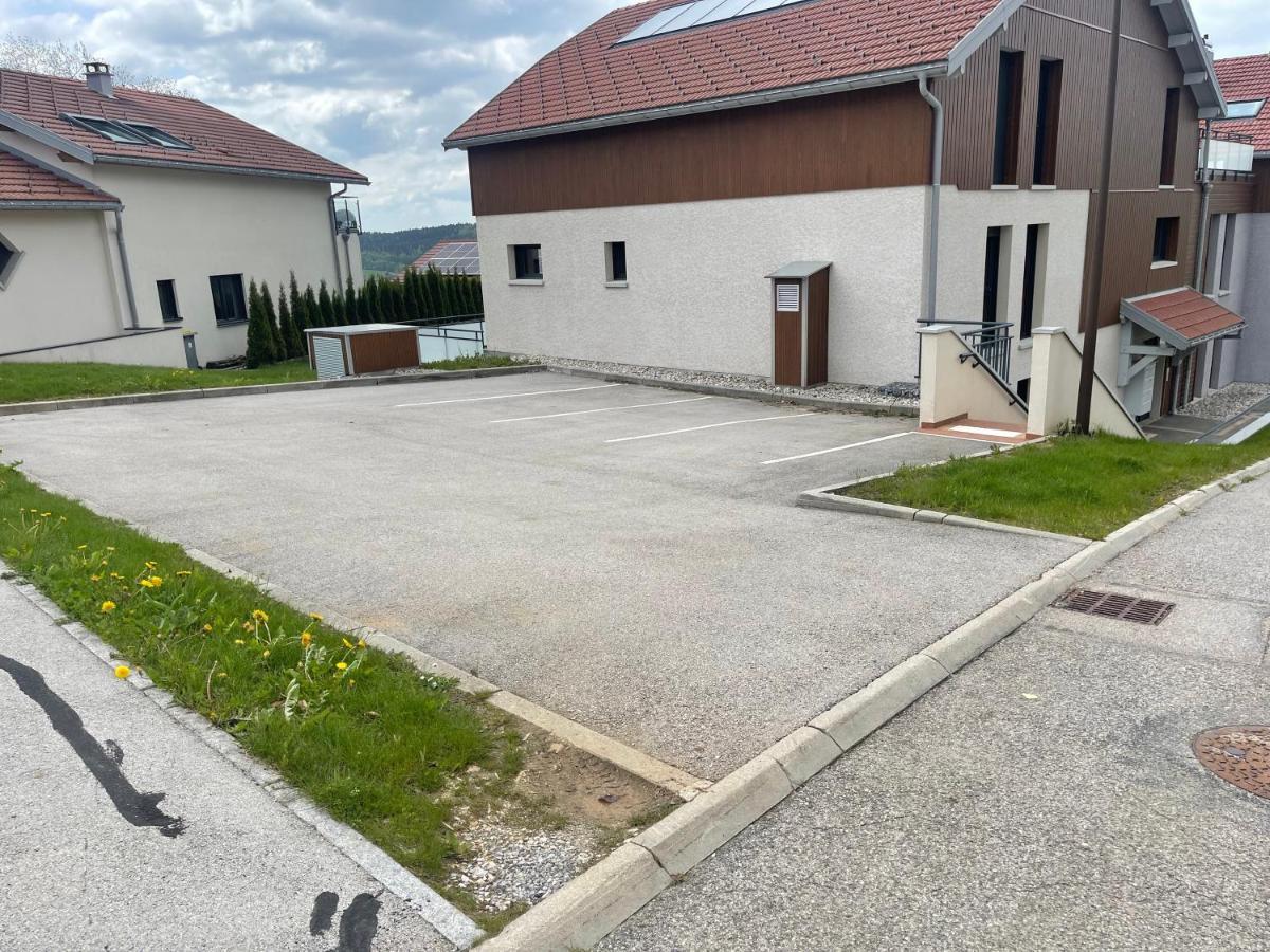 Appartement 4 Personnes Proche Lac Saint Point Montperreux Exterior foto